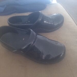 Womens Sanita Professional Clogs Sz 9 (39)